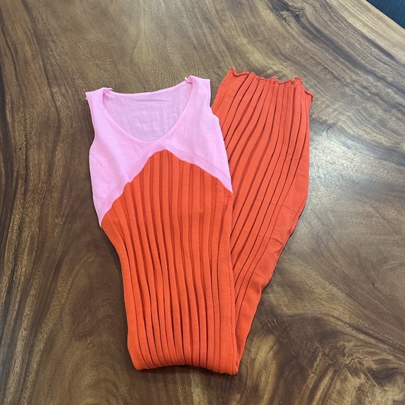 Pink and Orange Body Con Dress - Picture 4 of 5